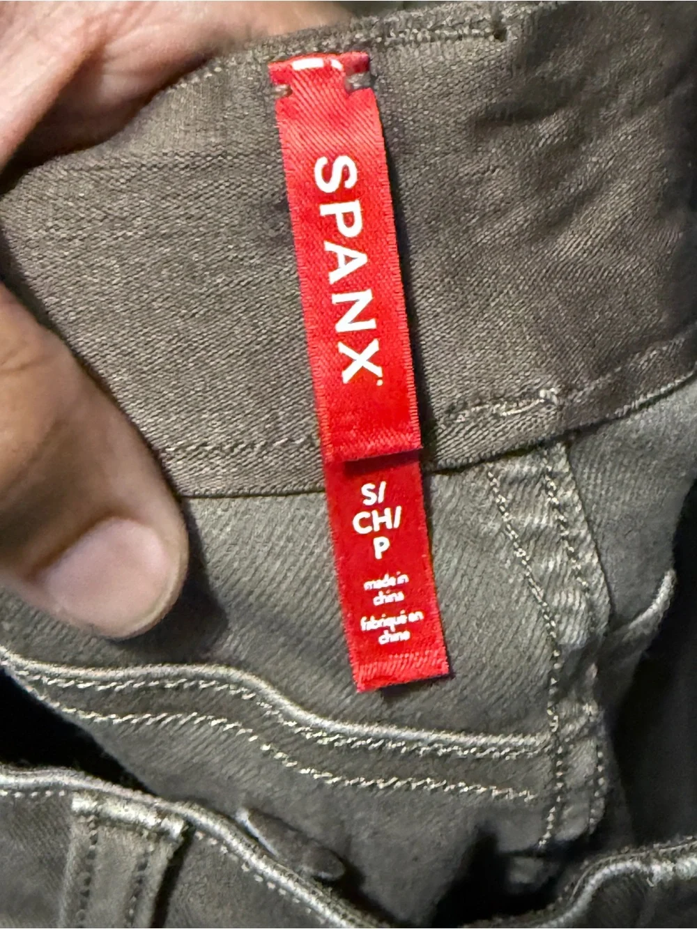 Spanx Stretch Twill 5" Shorts Women's Small Mid Rise Utility Pocket Outdoor Wear - Picture 3 of 6